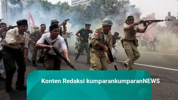 Foto: Kemeriahan Parade Surabaya Juang Peringati Hari Pahlawan