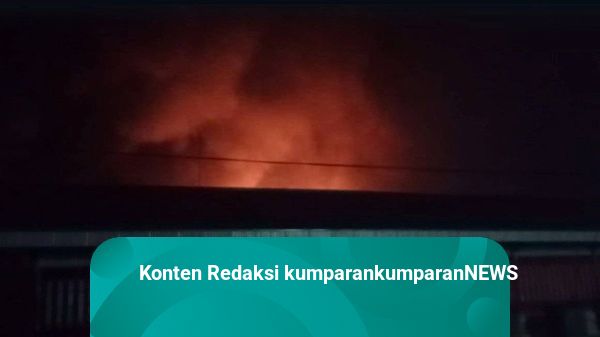 Pabrik Gudang Garam di Kediri Terbakar