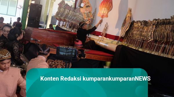 Foto: Ujian Kompetensi Keahlian Pedalangan di SMK Negeri 8 Solo