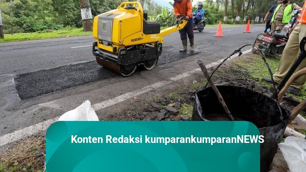 Ganjar Pranowo Gencarkan Jalan di Jawa Tengah Gunakan Aspal Buton