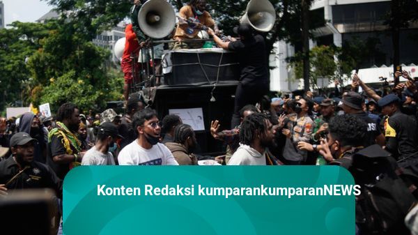 Mahasiswa Asal Papua Bentrok dengan Polisi saat Demo di Patung Kuda