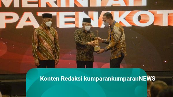 Foto: Ma&#039;ruf Amin Serahkan Anugerah Revolusi Mental