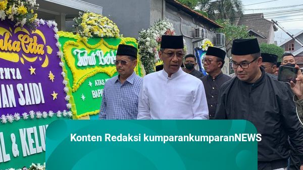 Heru Budi Melayat Mendiang Ridwan Saidi: Kami Kehilangan Beliau
