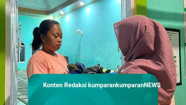 Jalan Terjal &amp; Berbukit Tak Sulutkan Mak Ganjar Sulsel Bantu Korban Longsor Gowa