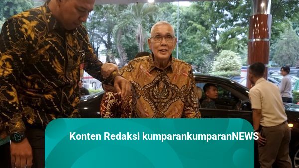 Bamsoet Cek Kondisi Try Sutrisno Lewat Video Call: Stabil, Sudah Boleh Jalan