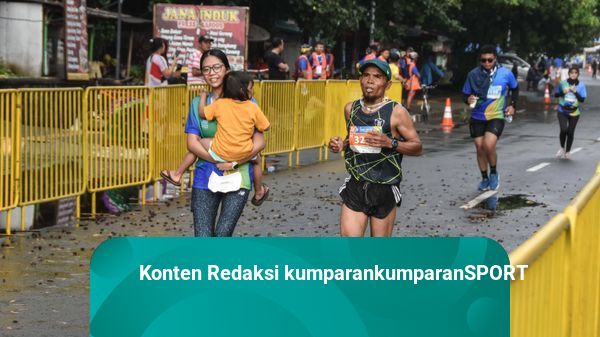 Foto: Keseruan Jabar International Marathon di Pantai Pangandaran