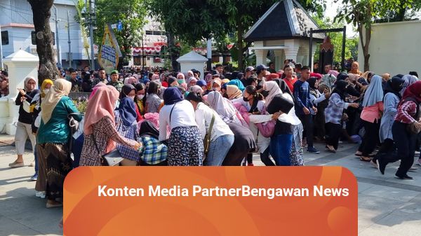 Dalam Hitungan Detik, Begalan Langsung Habis Diserbu Warga