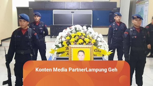 Jenazah Bripda Gilang Aji Prasetyo yang Gugur Sampai di Makosat Brimob Lampung