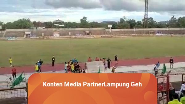 Beredar Video Kericuhan Cabor Sepak Bola Porprov Lampung di Stadion Pkor