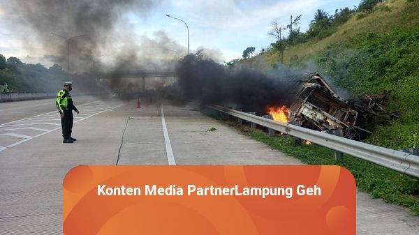 Sopir Selamat, Ini Penyebab Truk Kebakaran dan Masih Melaju di Tol Lampung