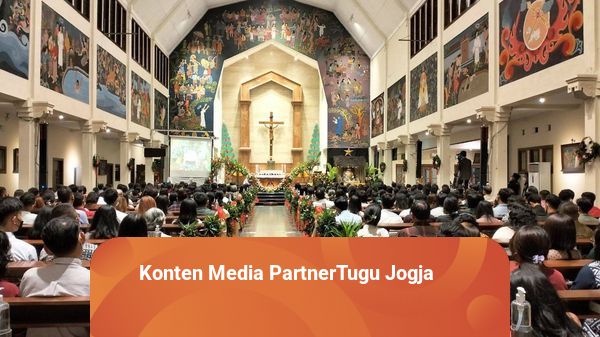 Foto: Suasana Misa Malam Natal di Sejumlah Gereja Yogyakarta
