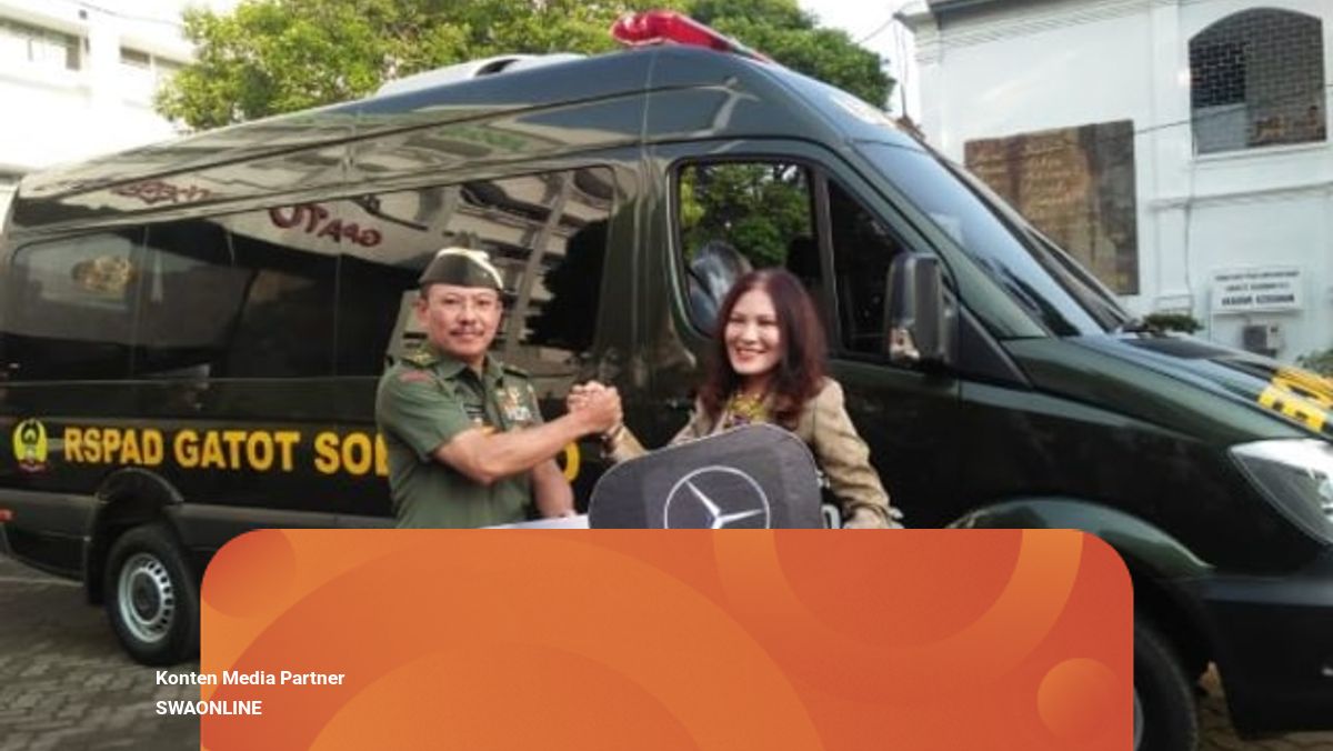 Asuransi Sinar Mas Hibahkan Mobil Ambulan | kumparan.com