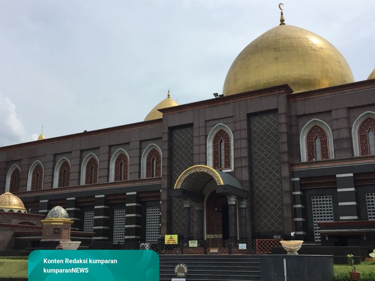Pendiri Masjid Kubah Emas Depok, Dian Al-Mahri, Meninggal ...