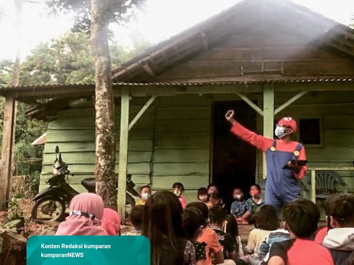 kisah mario bros di lampung bikin perpustakaan keliling untuk bantu anak anak kumparan com