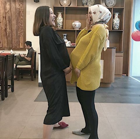 7 Potret Fitri Ayu Maressa Yang Tetap Syuting Saat Hamil Besar 7 Potret Fitri Ayu Maressa Yang Tetap Syuting Saat Hamil Besar