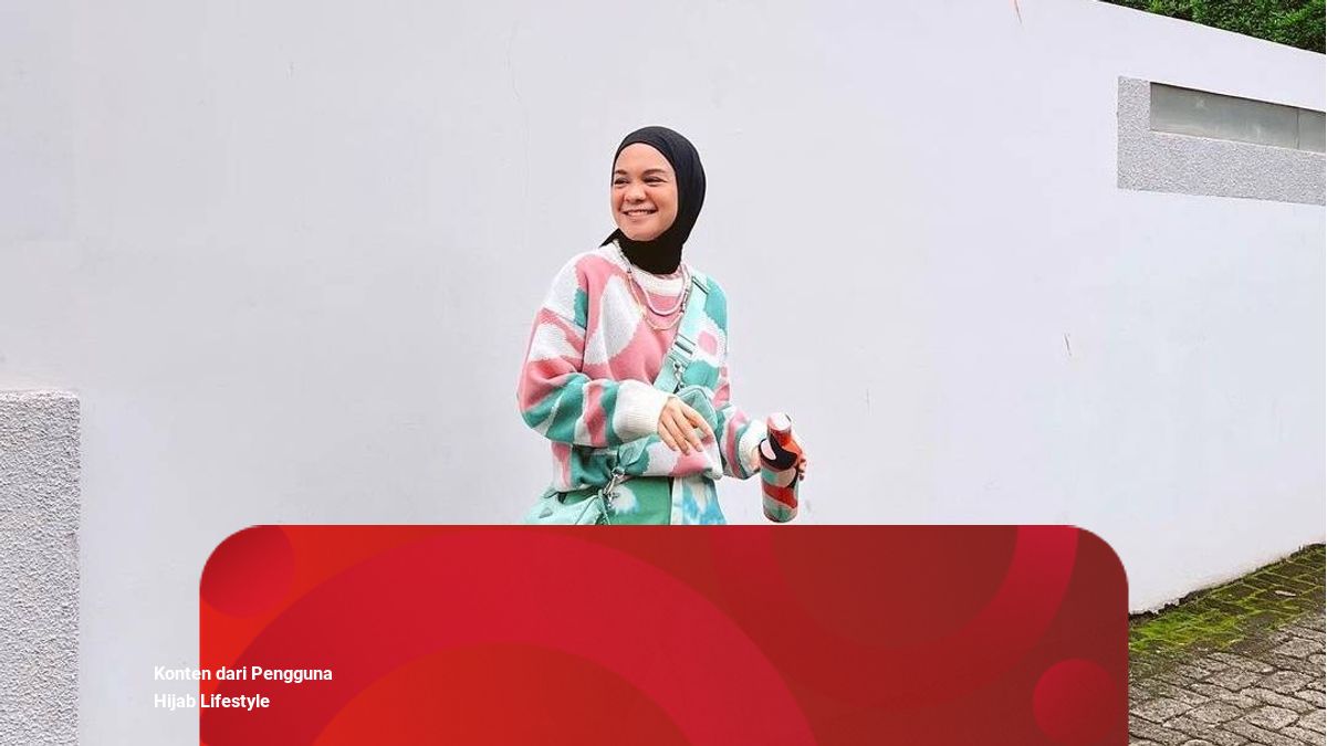 5 Ide OOTD Hijab dengan Sweater, Tampil 