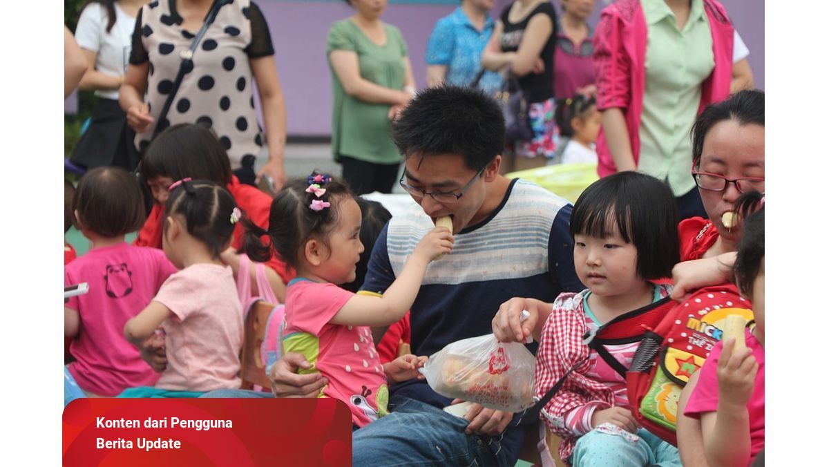 Adab terhadap Orang Tua yang Wajib Dilakukan Anak  kumparan.com