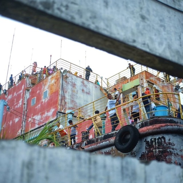 Museum kapal PLTD apung I di aceh