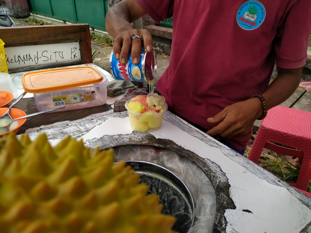 Penjual es puter durian Medowo di Kecamatan Kandangan