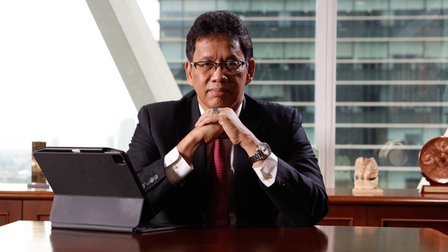 Menteri Keuangan Purbaya Yudhi Sadewa bersama tim Kementerian Keuangan melakukan evaluasi kebijakan fiskal
