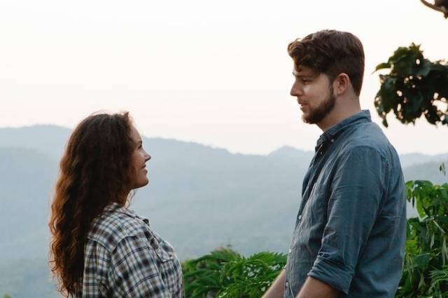 Arti Love Biru dalam Kehidupan Sehari-hari