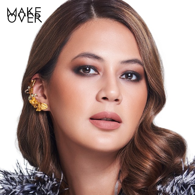 Paula Verhoeven high fashion runway model