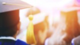Ilustrasi wisuda, toga