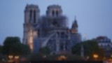 Proses pendinginan dari petugas pemadam kebakaran, Katedral Notre-Dame