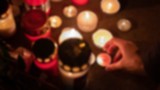 Nyalakan lilin kenang korban teror isis di Wina Austria