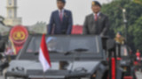Jokowi mendapatkan medali Loka Praja Samrakshana