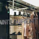 Desainer Yves Saint Laurent