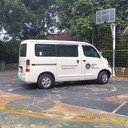 Mobil Boks Bawa MBG Tabrak Siswa 