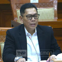 Adies Kadir Jadi Hakim MK