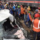 KRL vs Mobil di Citayam