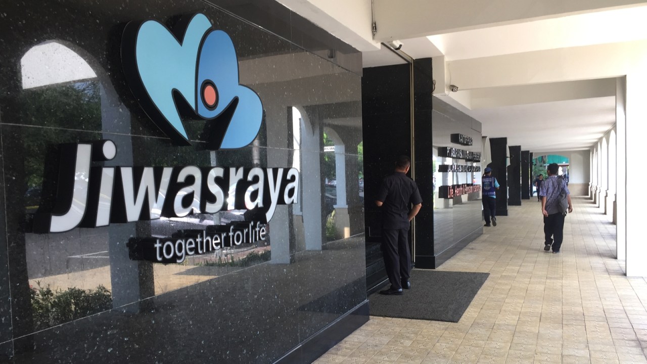 Kantor Jiwasraya, Tunggak Polis Asuransi