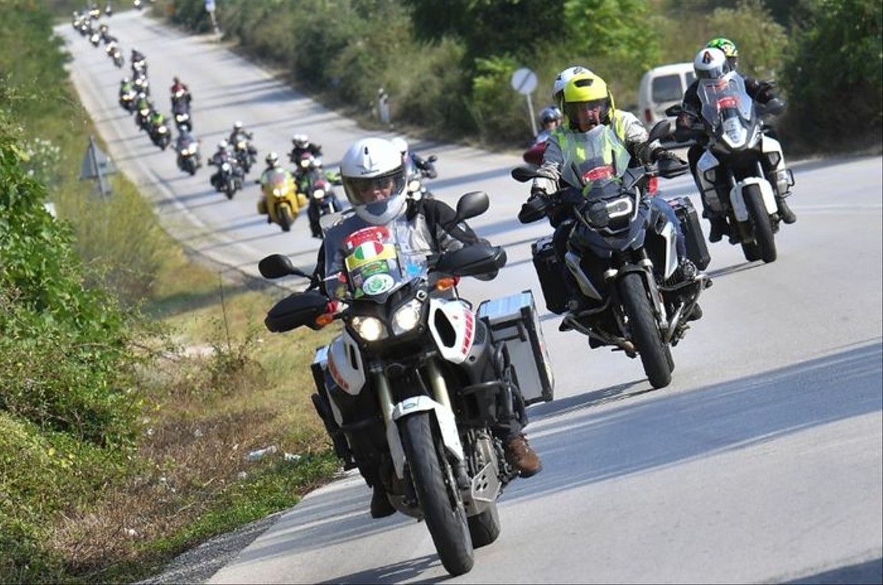 Touring, konvoi, sepeda motor