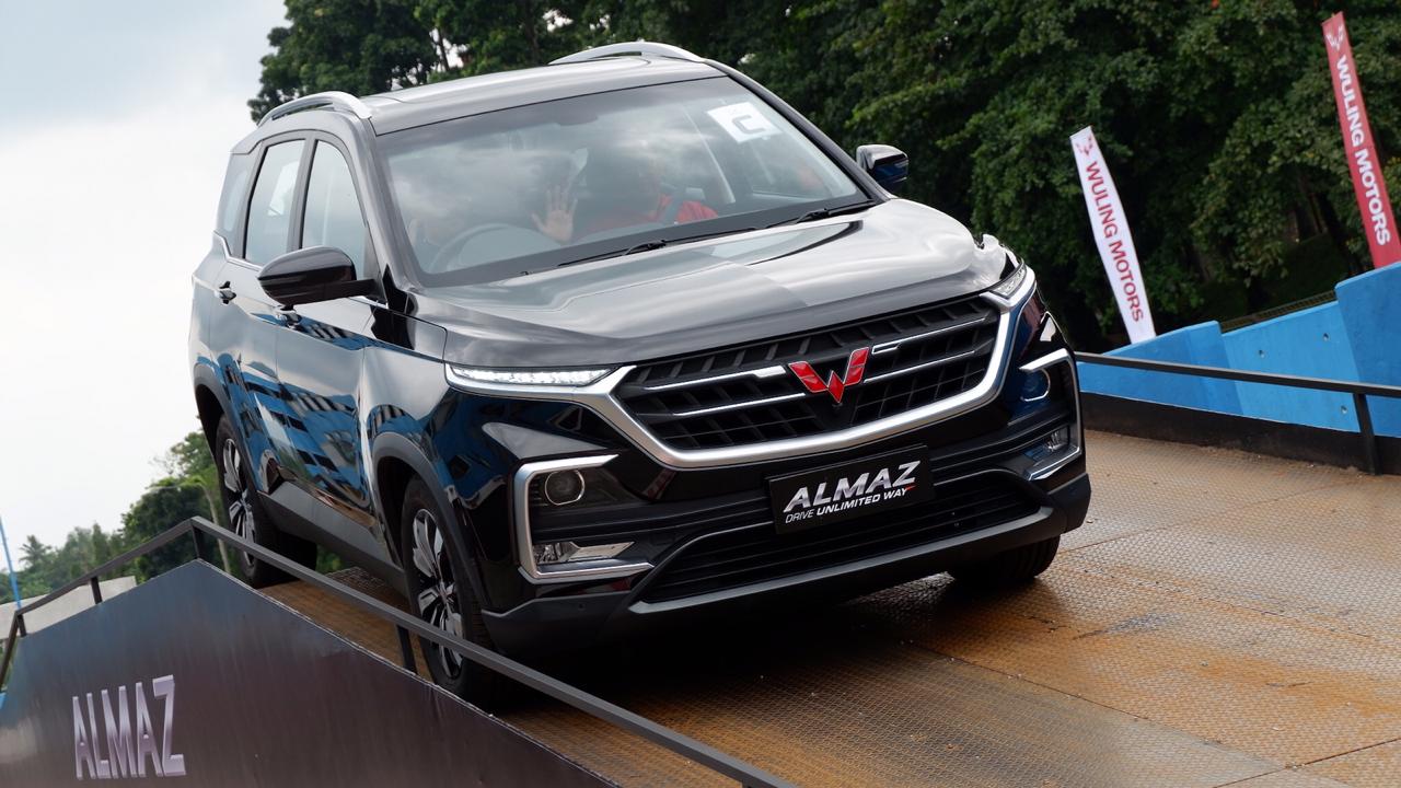 Wuling Almaz