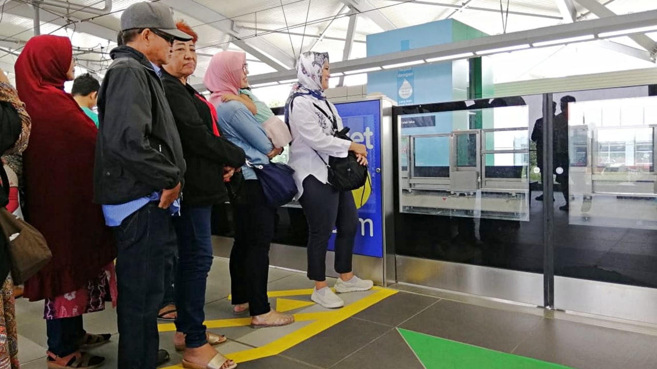 MRT, Lebak Bulus, Penumpang
