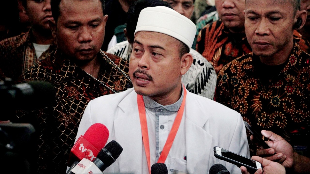 LIPSUS SETAN GUNDUL, Slamet Maarif