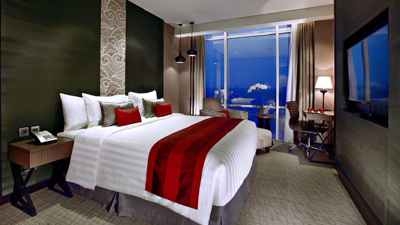 Aston Priority Simatupang.
