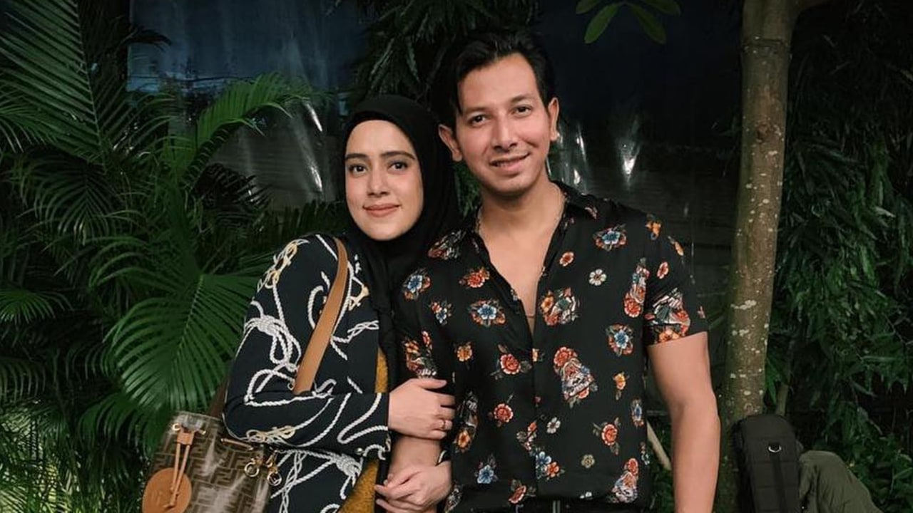 Fairuz A Rafiq dan suaminya, Sonny Septian