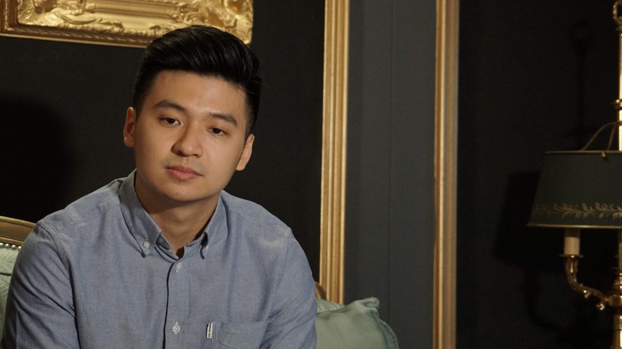 Youtuber Rius Vernandes bersama pengacaranya saat konpers