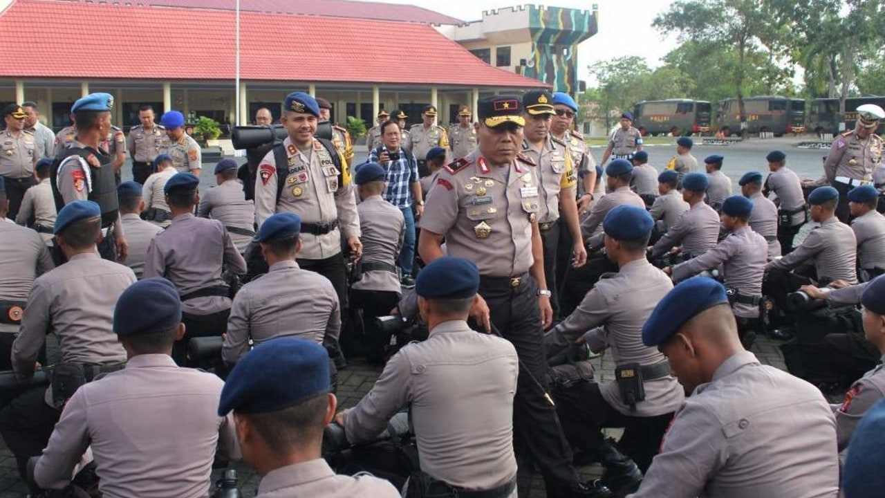 Personel Brimob Polda Sultra, Manokwari