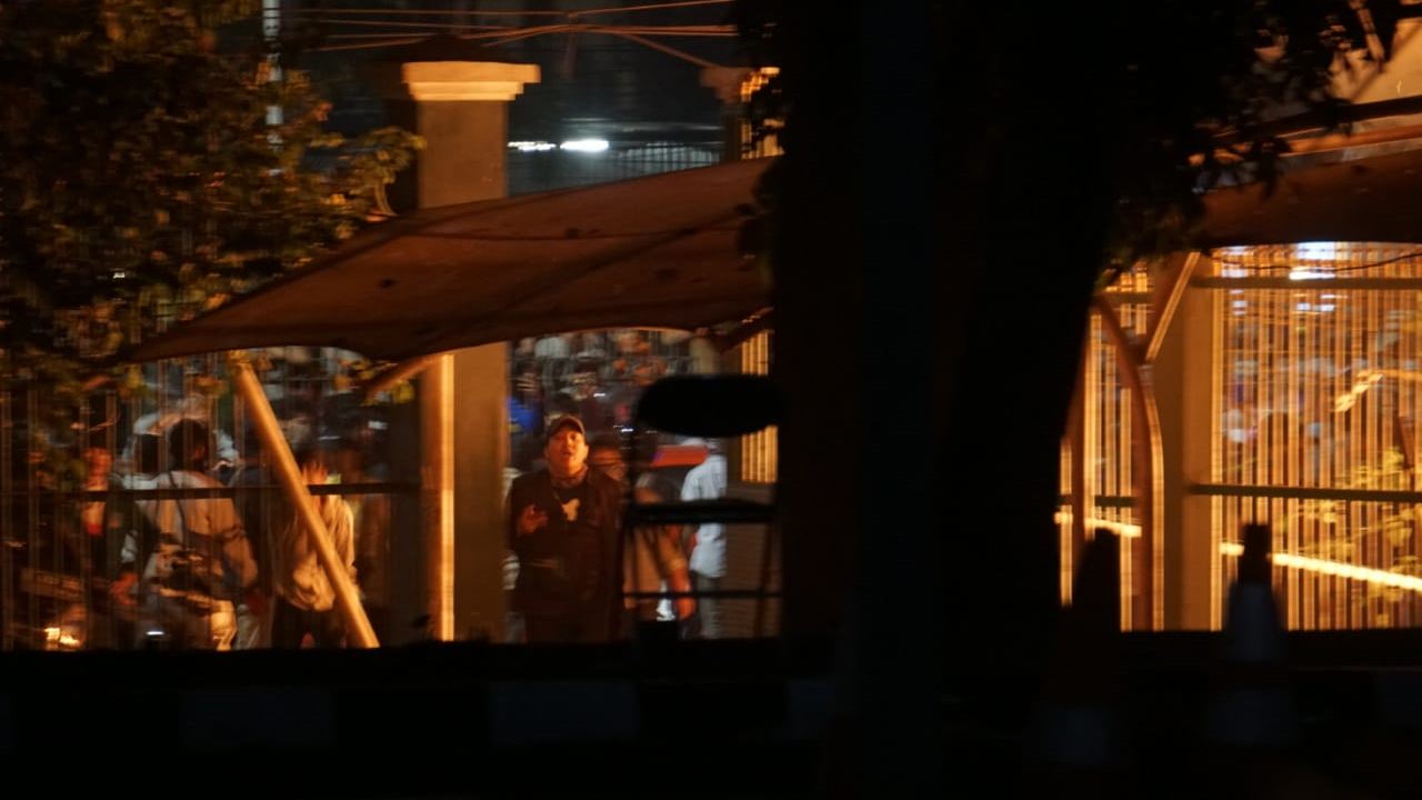 Pos Pamdal pintu belakang DPR di bakar massa