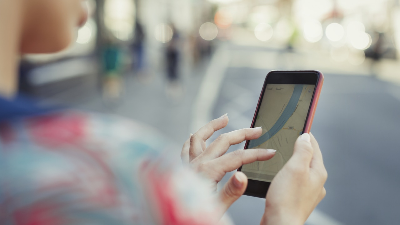 LIPSUS MOBILEMOON, Aplikasi traveling