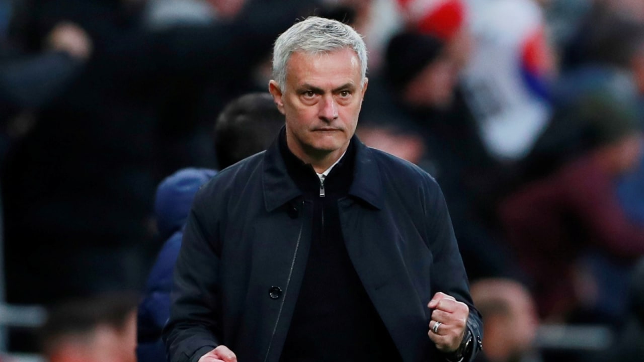 Jose Mourinho (C)