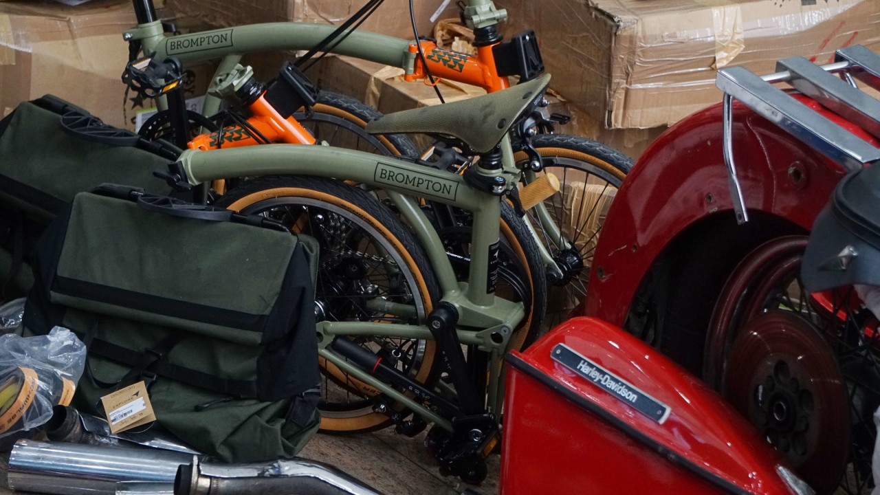 Brompton dan Harley Davidson, selundupan Garuda