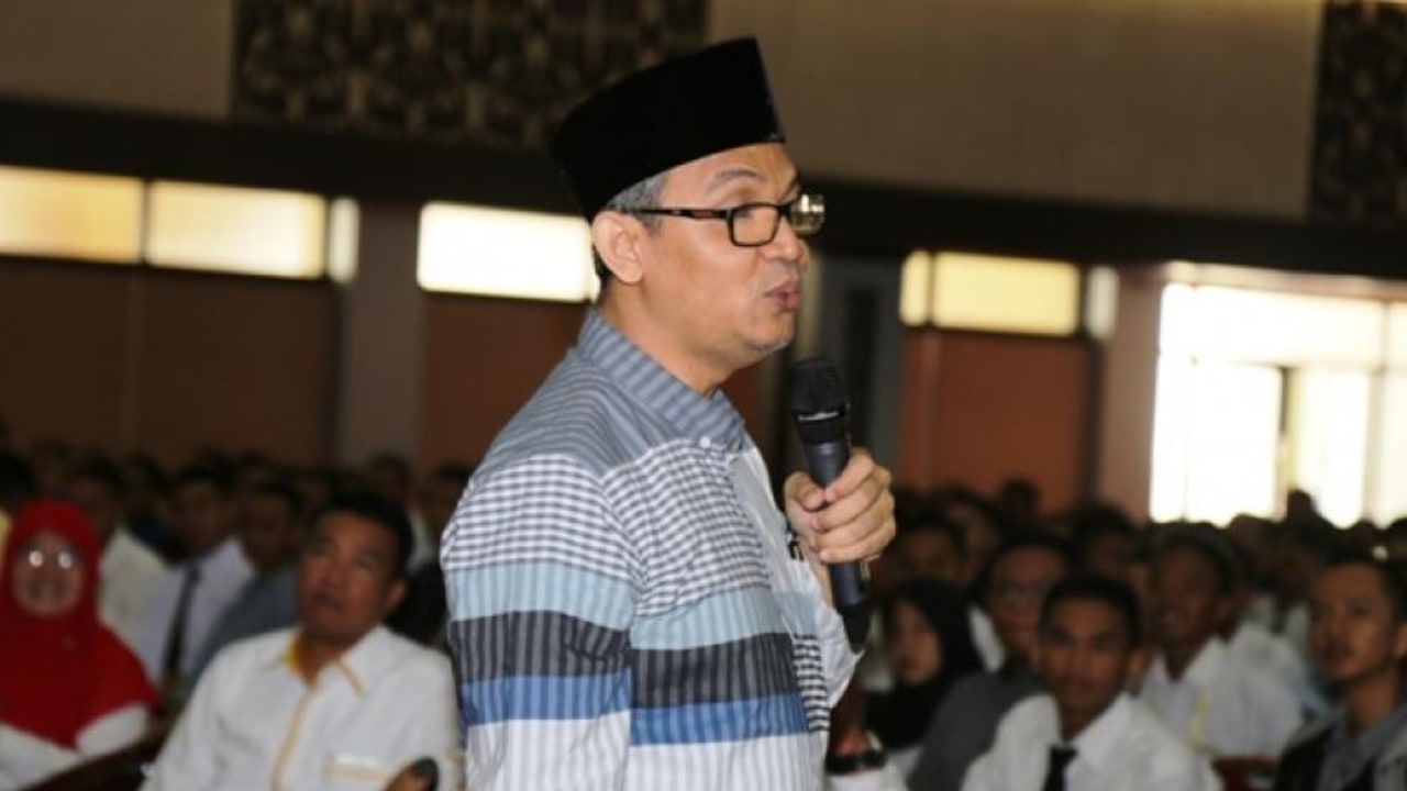 Ustaz Valentino Dinsi