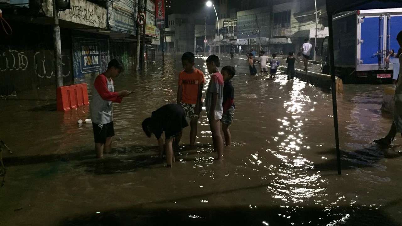 Anies Baswedan, Kampung Pulo
