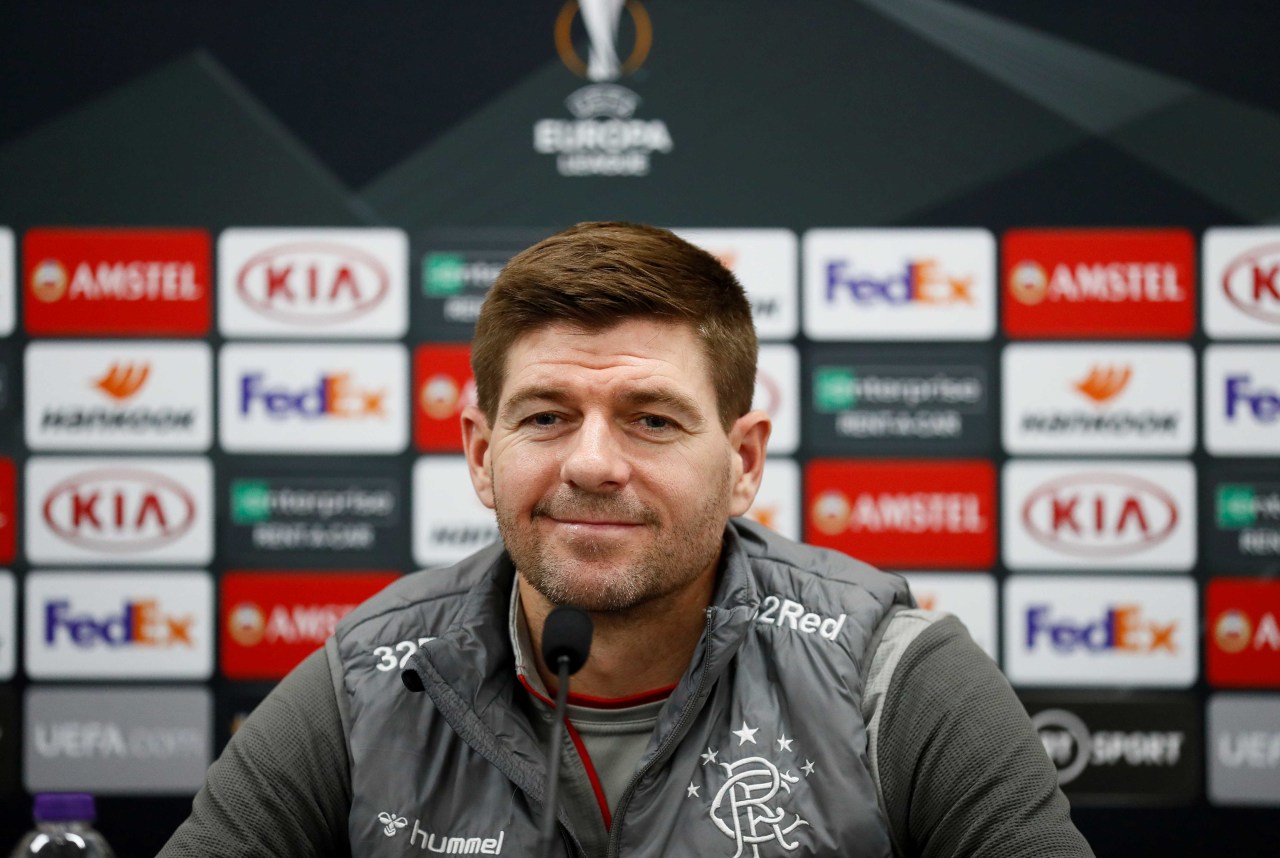 Steven Gerrard, legenda Liverpool, yang kini melatih Glasgow